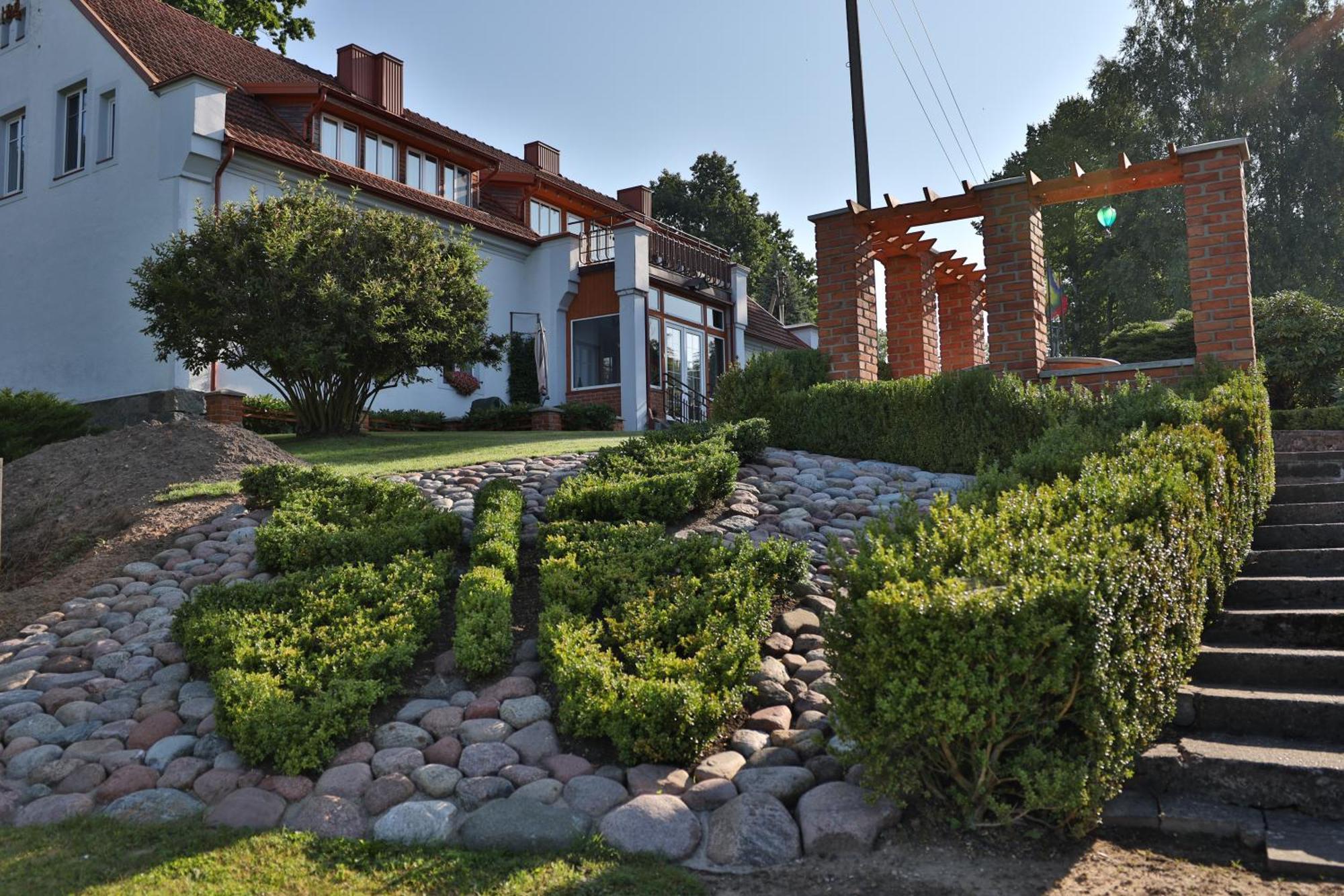 Asmonienes Sveciu Namai "Senoji Mokyklele" Hotel Smalininkai Exterior photo