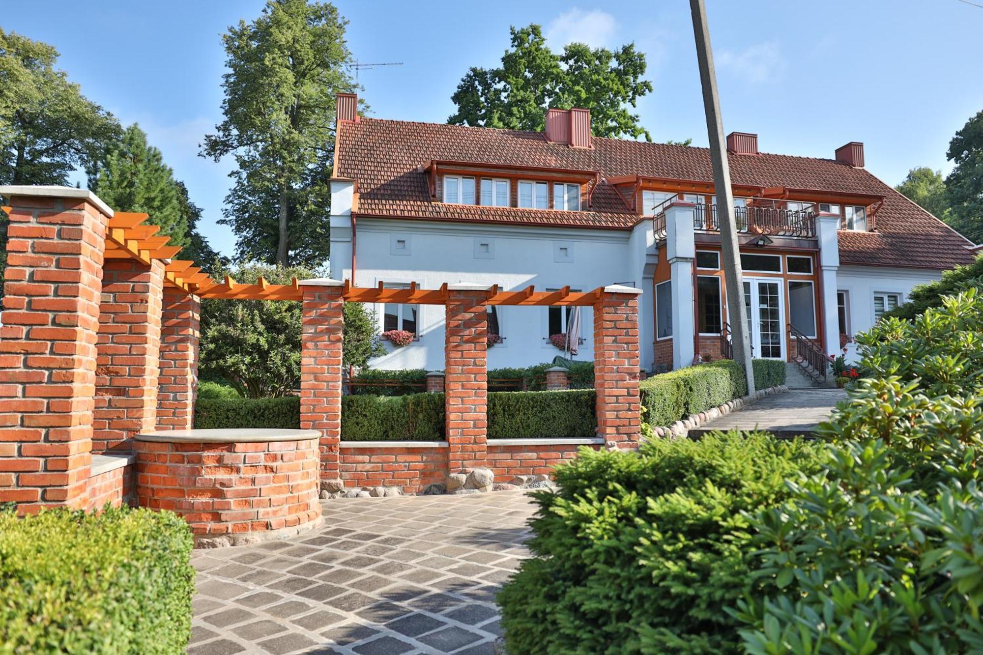 Asmonienes Sveciu Namai "Senoji Mokyklele" Hotel Smalininkai Exterior photo